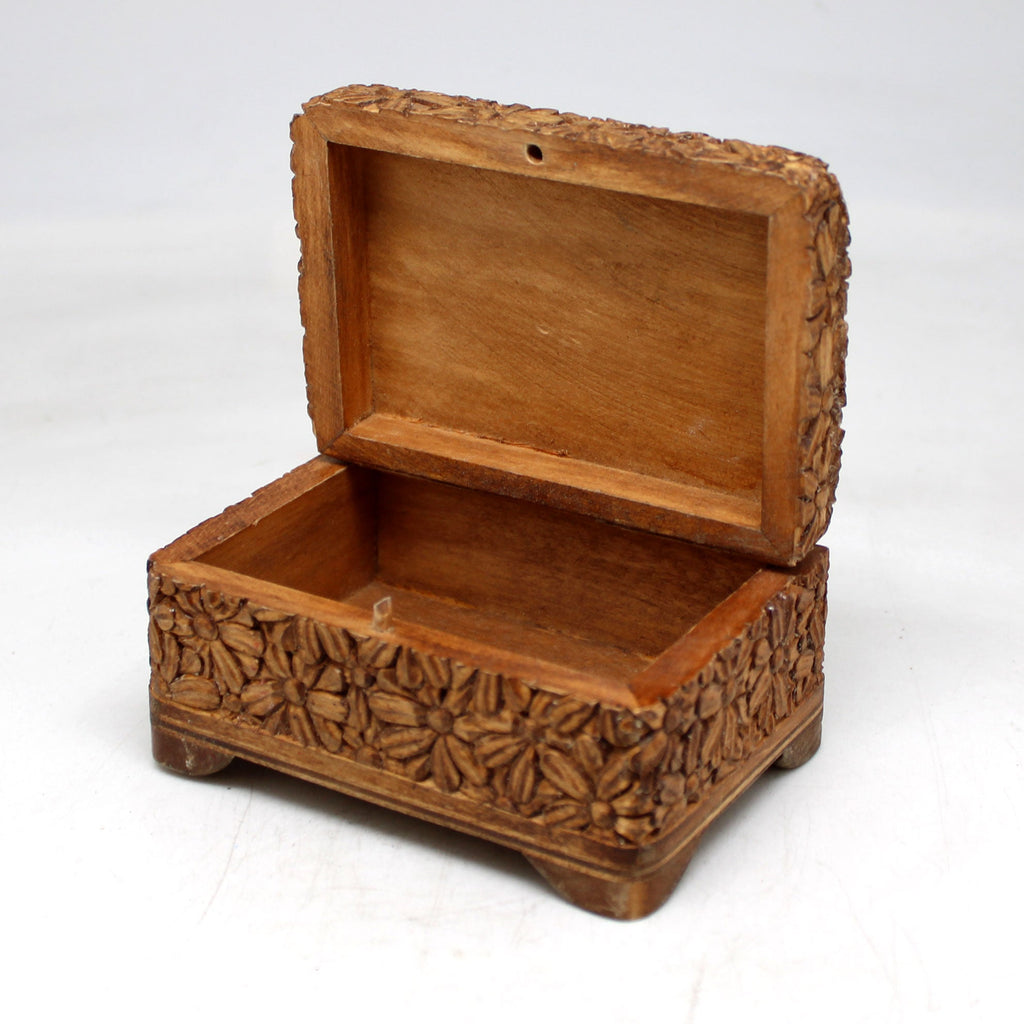 One-of-a-Kind Daisy WOODCARVED Jewelry BOX- 4.5x3x2.5 inches - Handcarved Unique Home Decor Beautiful Gift Rare Find Collectible, Unique Hand Carved Gift