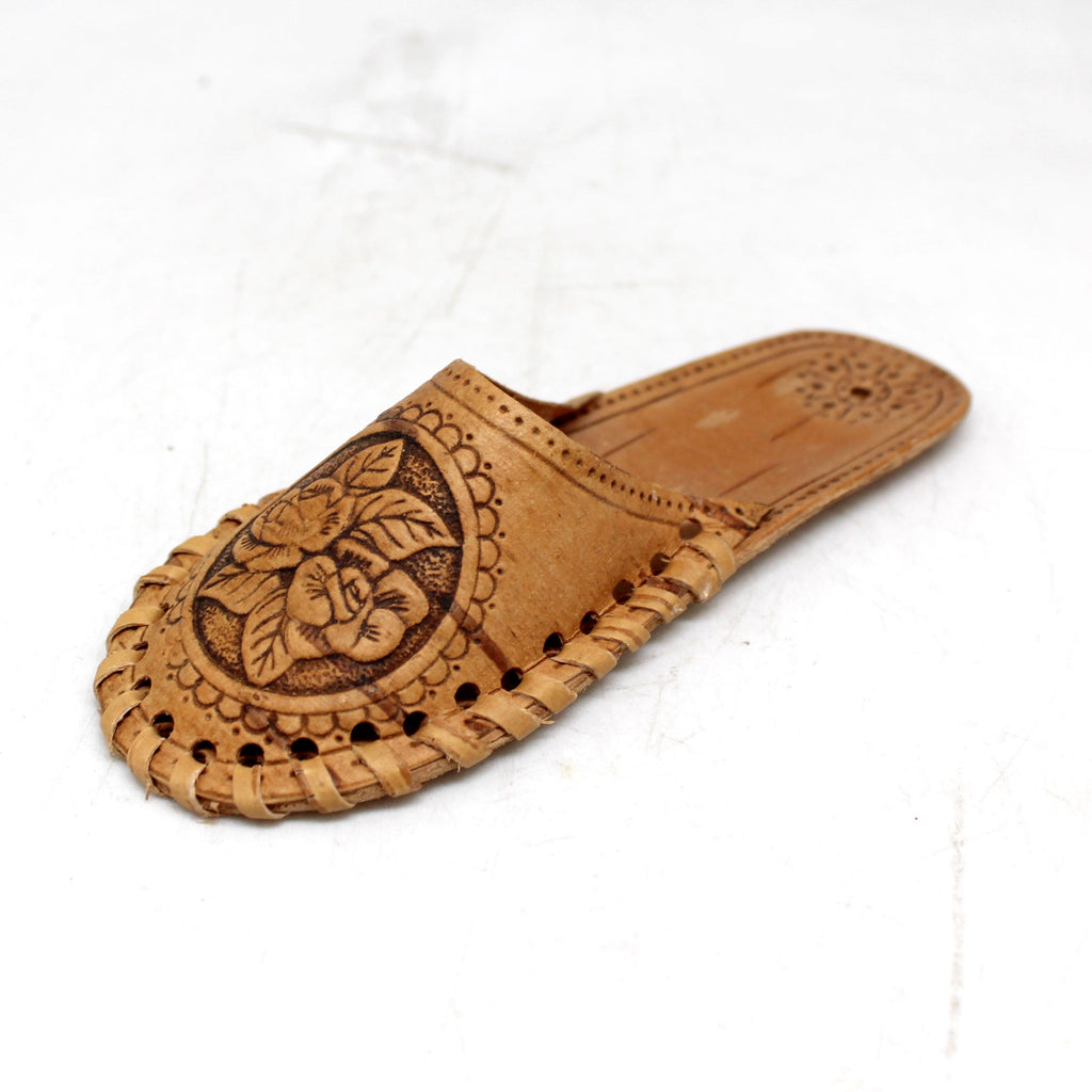 Handcrafted One-of-a-Kind Rose Bouquet Birch Bark Decorative Slipper Souvenir 4.5x2x1, Unique Home Decoration Beautiful Gift Rare Find Collectible