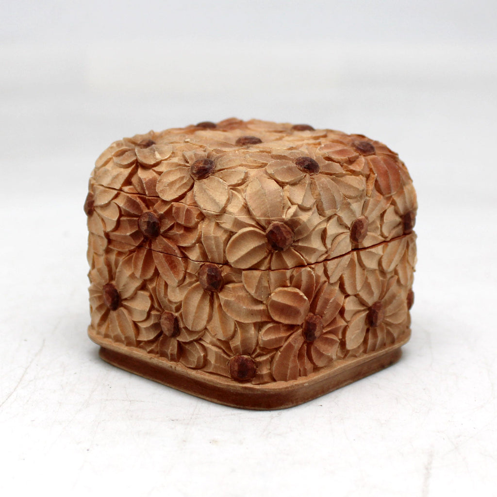 One-of-a-Kind WOODCARVED Daisies Jewelry BOX 2.5x2.5x2 Handcarved Unique Home Decoration Beautiful Gift Rare Find Collectible, Unique Hand Carved Gift
