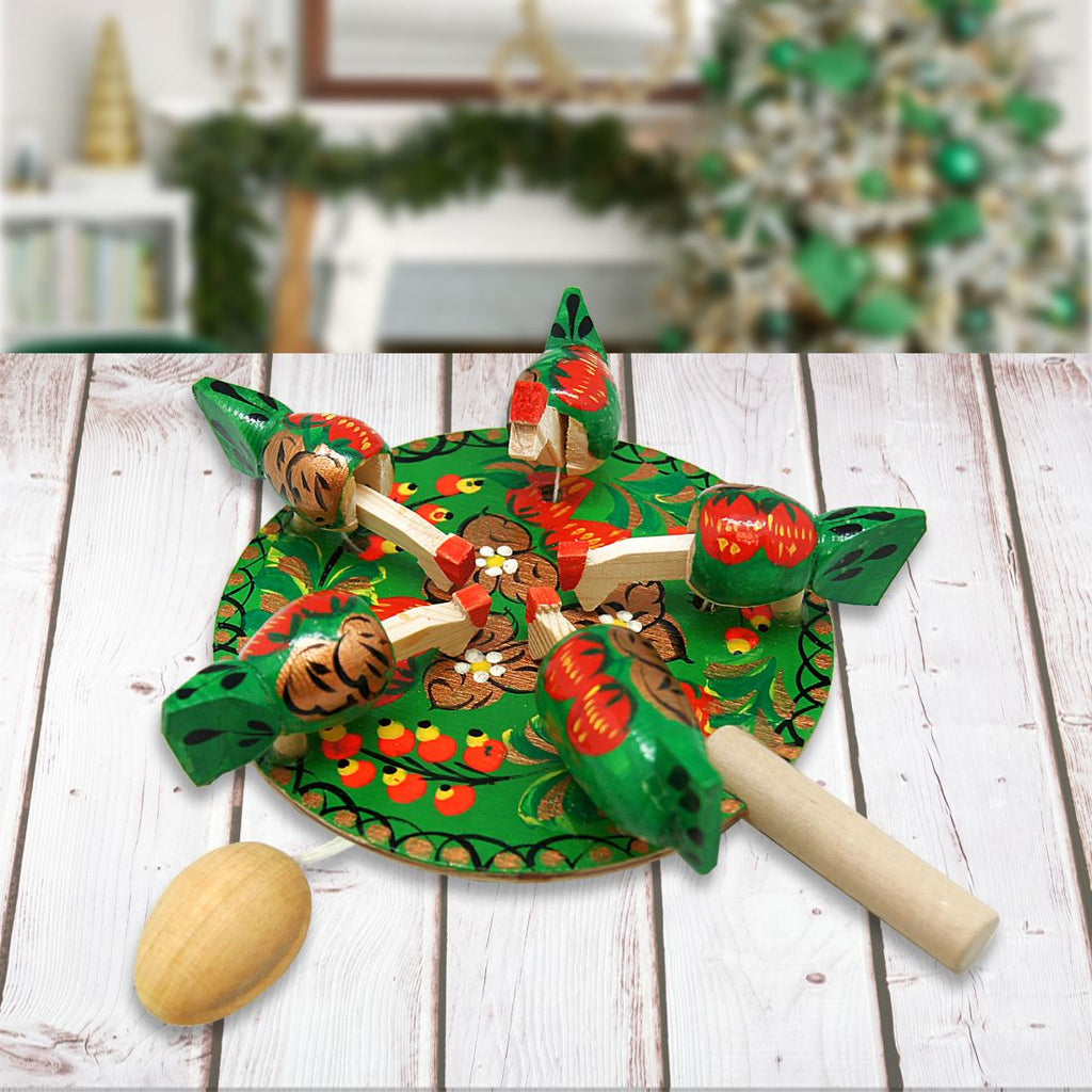 Old-World Animated Spinning Pecking Chicken Hen Decor by Designocracy - Wildlife Holiday Decor - 191001G