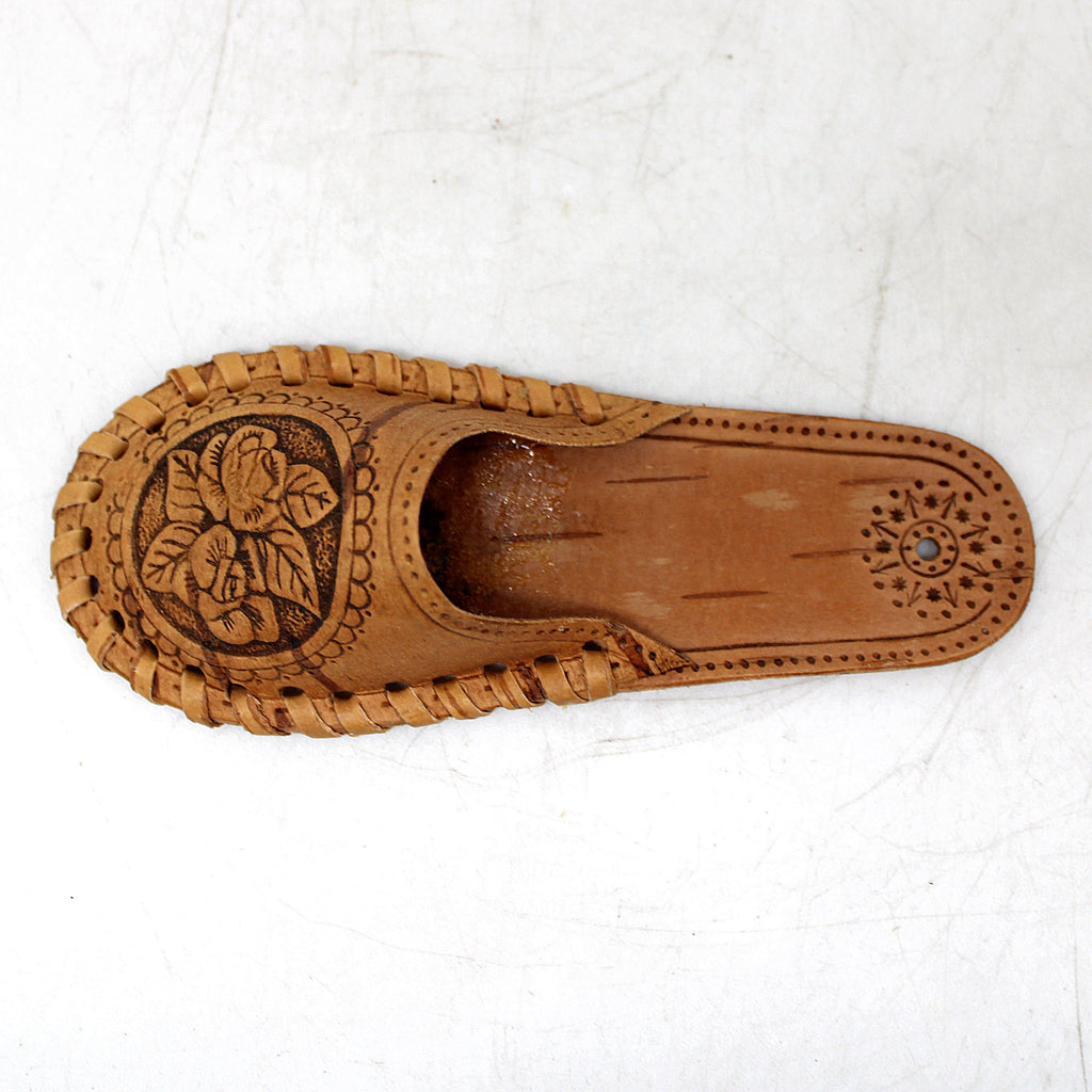 Handcrafted One-of-a-Kind Rose Bouquet Birch Bark Decorative Slipper Souvenir 4.5x2x1, Unique Home Decoration Beautiful Gift Rare Find Collectible