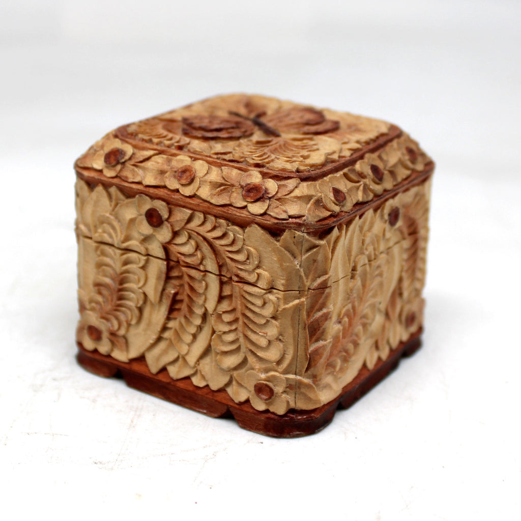 One-of-a-Kind Butterfly WOODCARVED Jewelry BOX 2.5x2.5x2