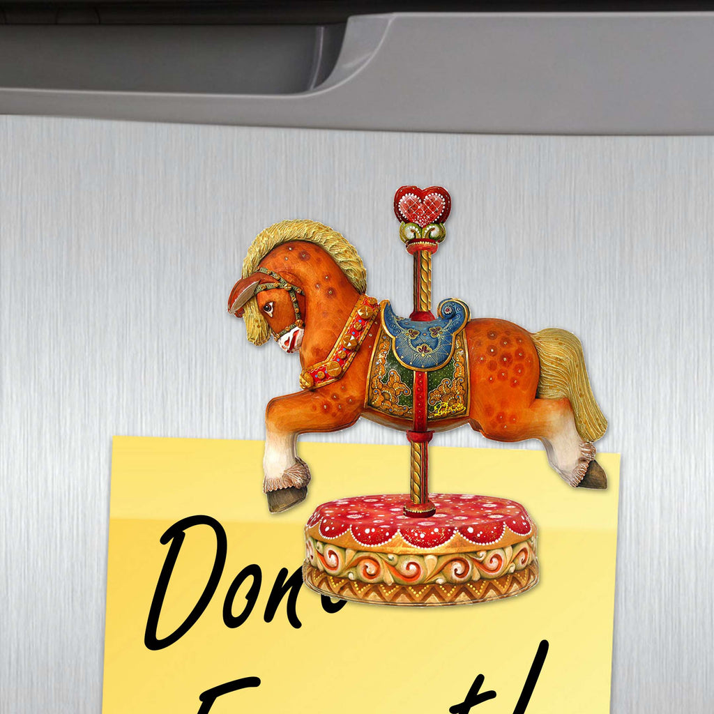 a horse figurine on top of a sign that says don't feed