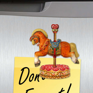 a horse figurine on top of a sign that says don't feed